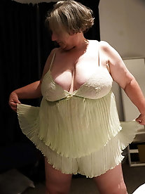 Charming chubby chick puts on sexy clothes