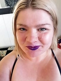 What are Meriâ€™s breasts like?