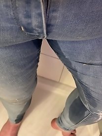 A fat girl called herself a pig and fucked with her pussy