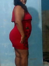 My wife showing her muff and ass in high quality!