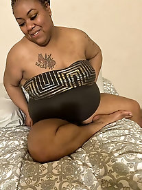 Chubby whore in sex gallery